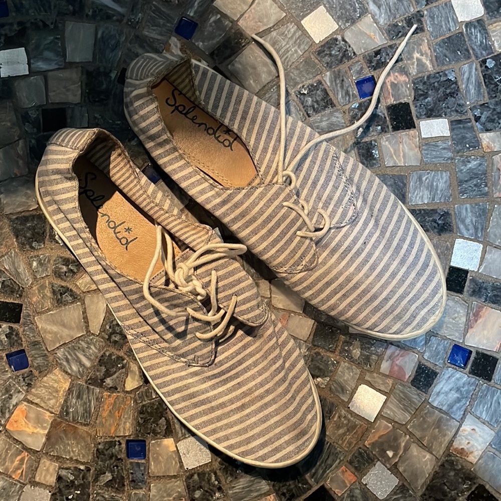 COMFY SPLENDID SNEAKS